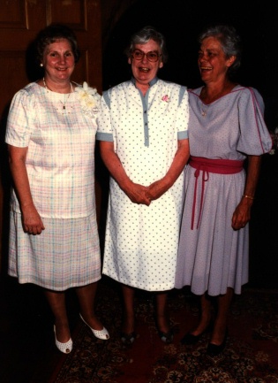  Mom, Auntie Kay and Auntie Fran 